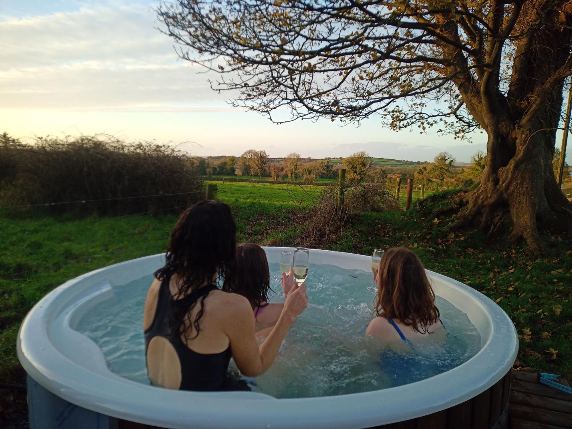 Glasson Glamping Farm Атлон Номер фото